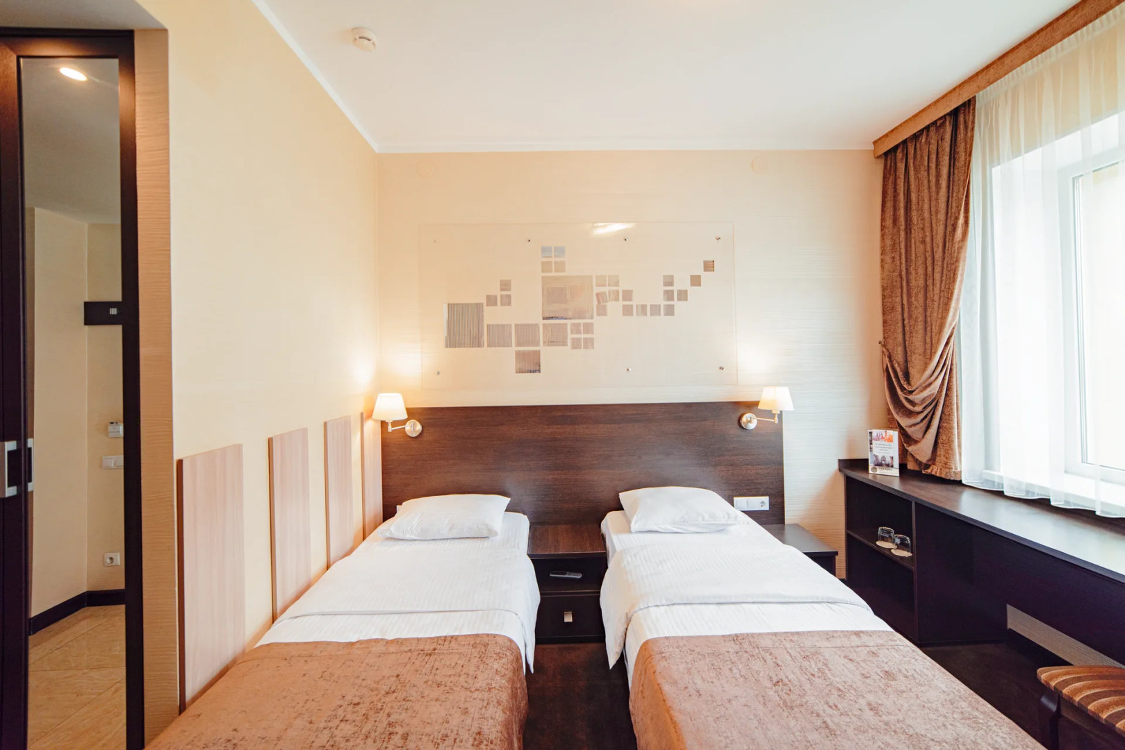 Отель Shato City