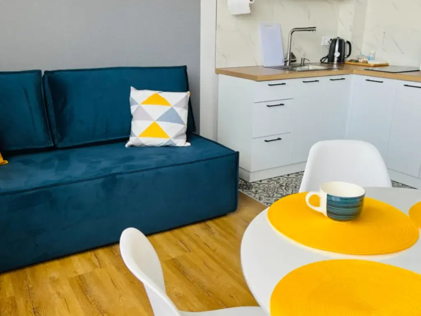 Квартира в Скандинавском Стиле с Видом на Горы