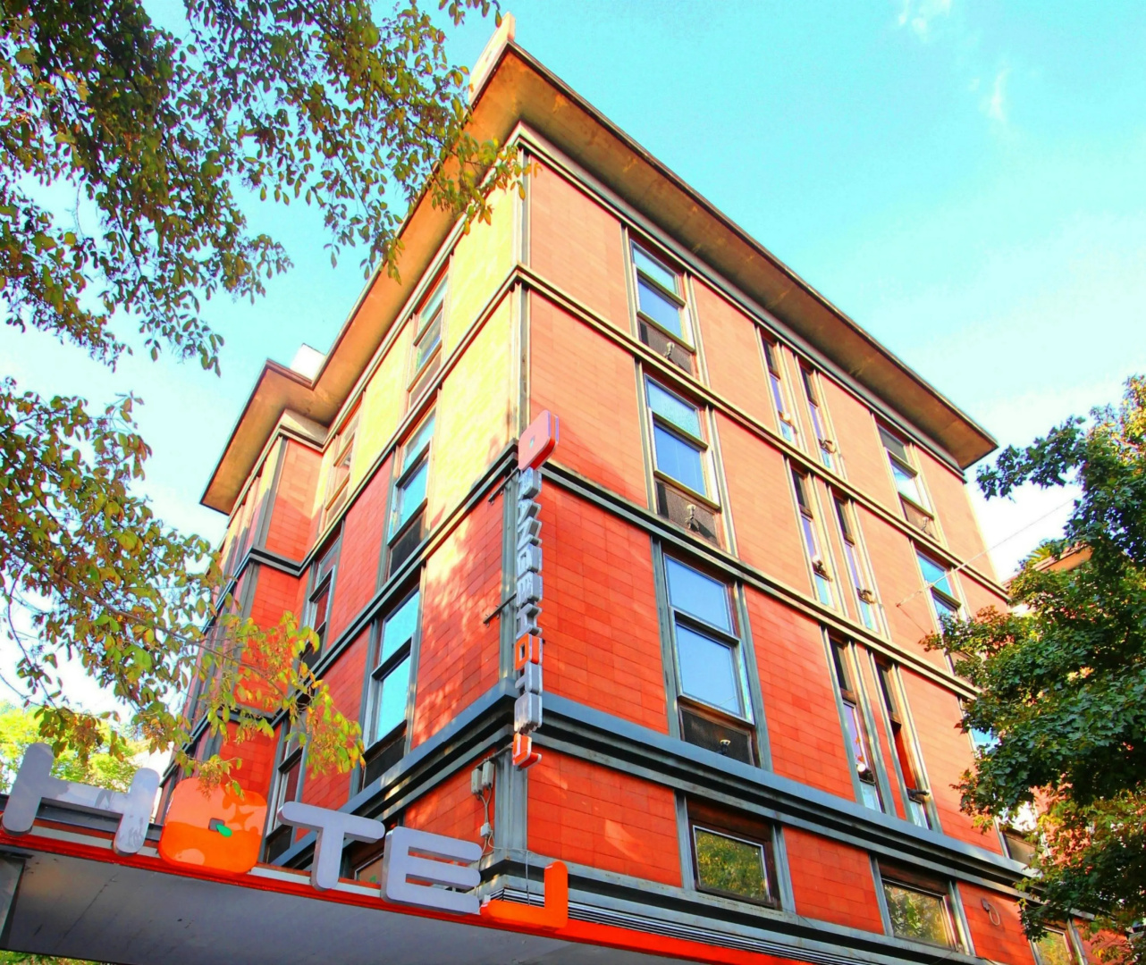 Orange Hotel