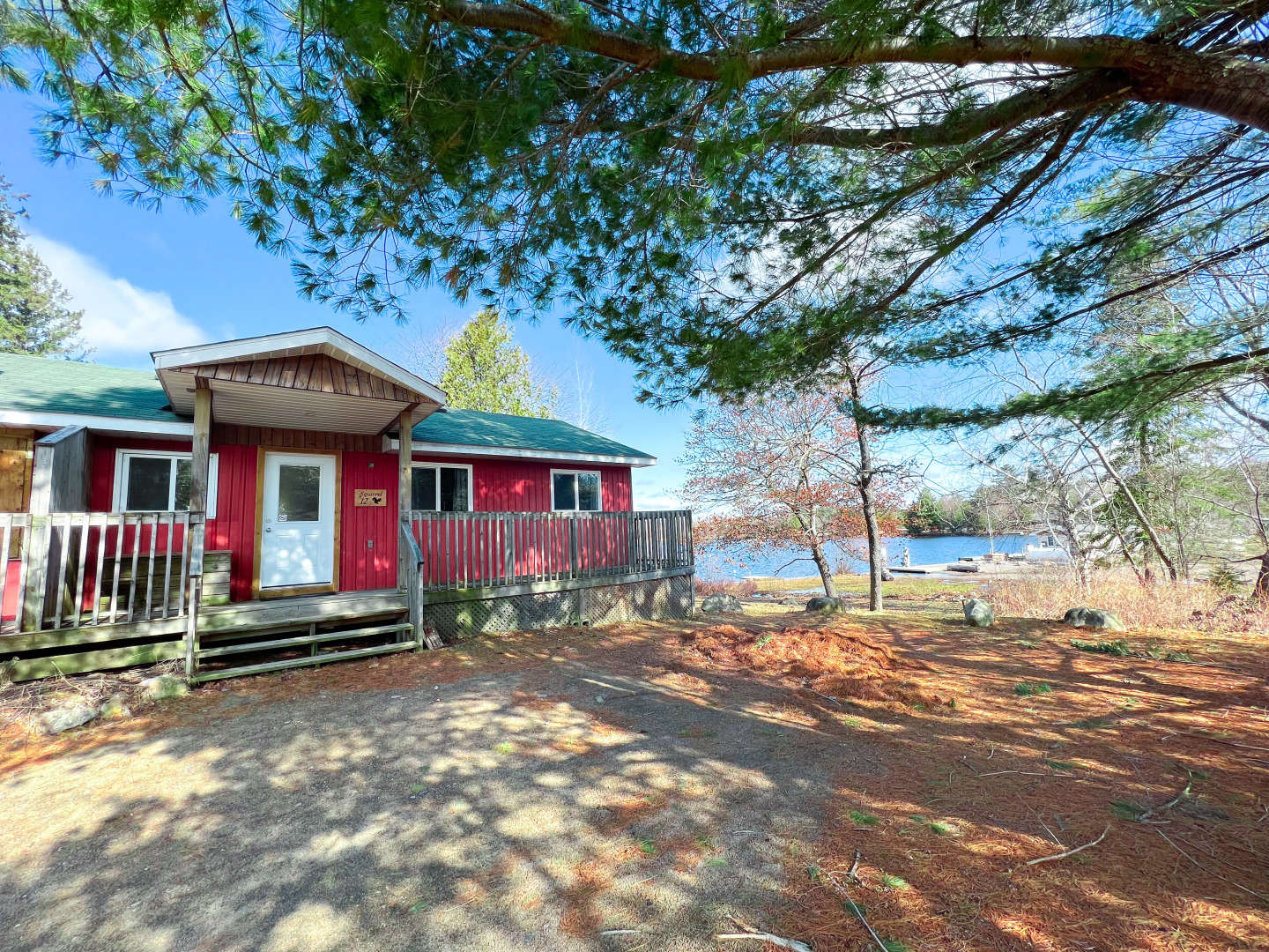 Курортный отель Ahmic Lake Resort