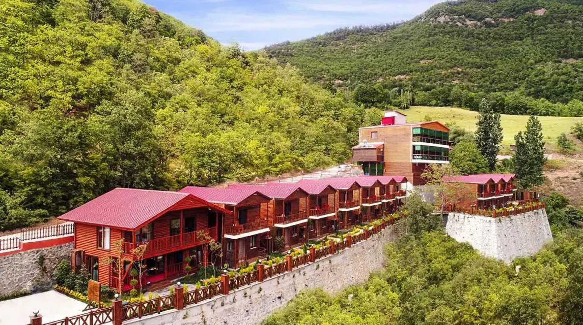 Dergiz Holiday Village & Spa