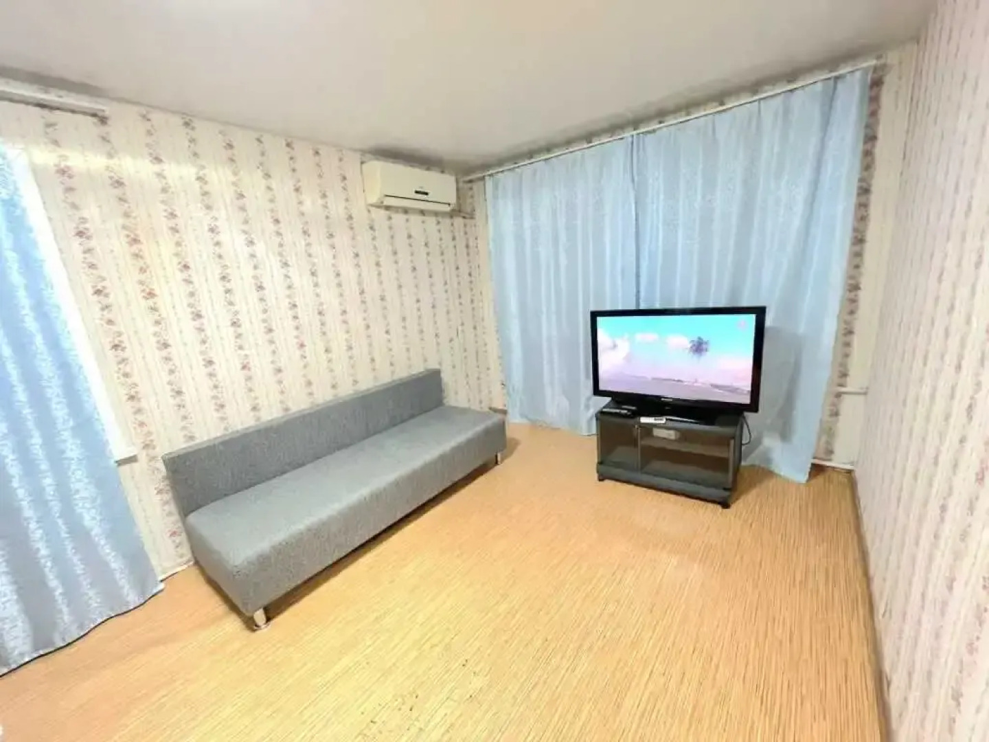 Апартаменты на Карла Маркса 115-1