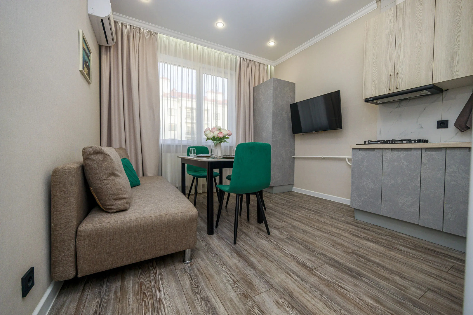Апартаменты Emerald Comfort 4 в ЖК Изумрудный город