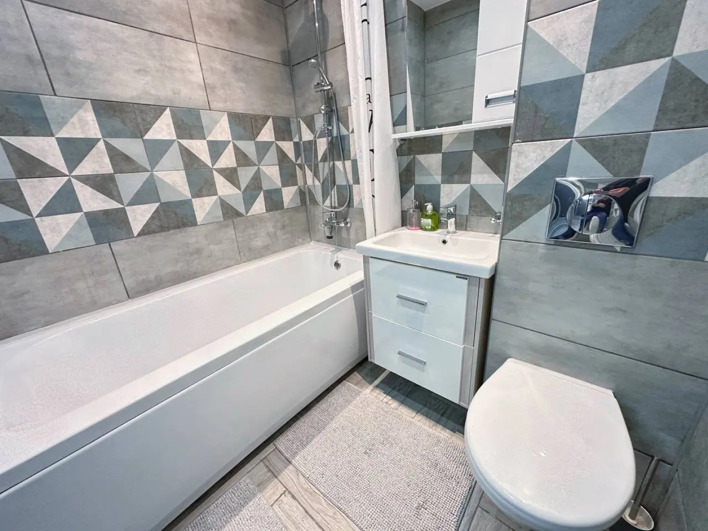 Квартира Галерея РRО на Площади Свободы 4