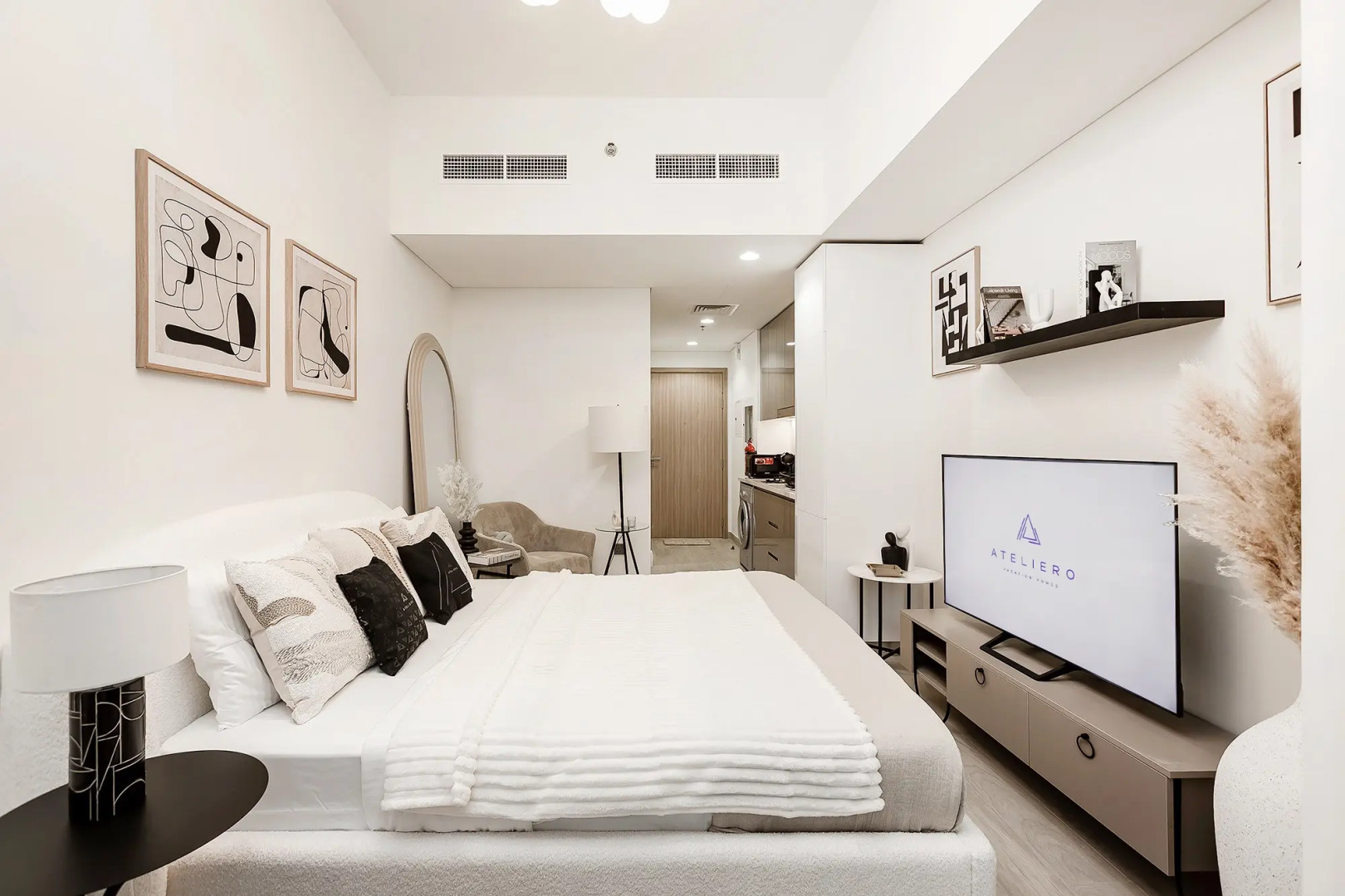 Апартаменты Modern studio in Azizi Riviera