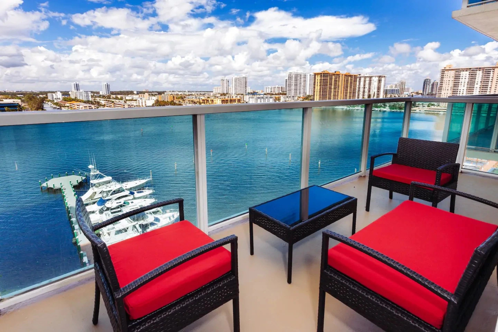 Апарт-отель Pet Friendly Condos in Sunny Isles