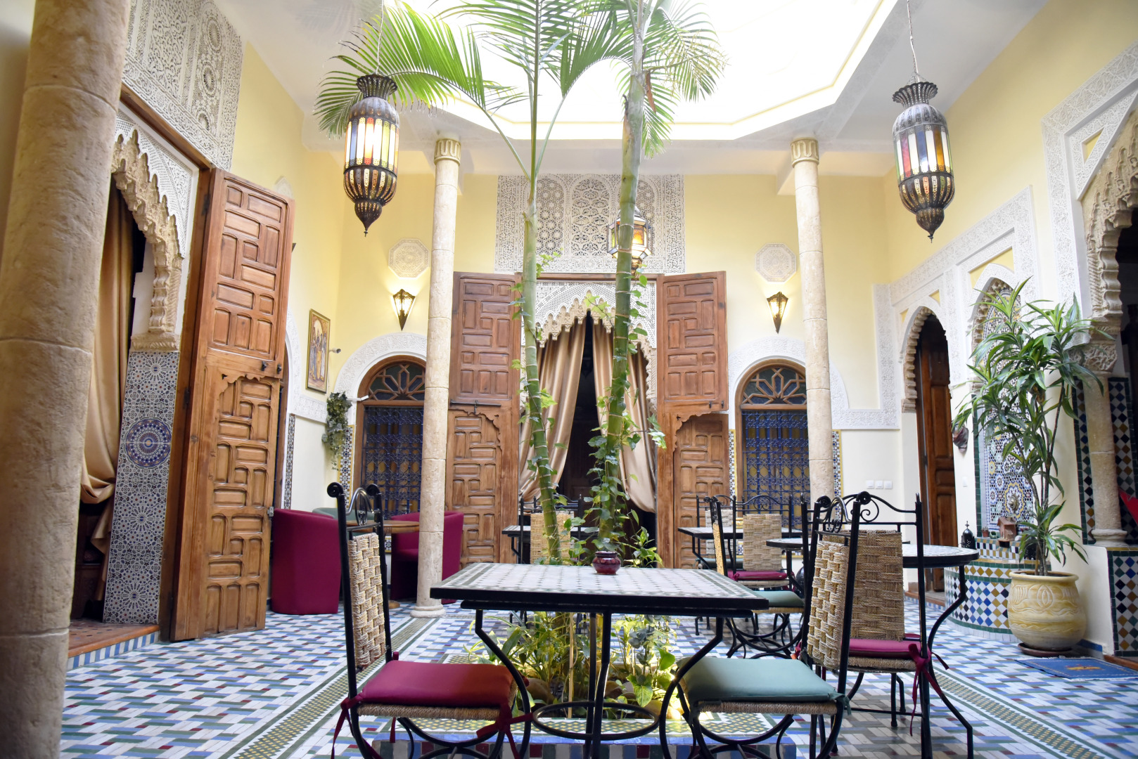 Отель Riad Darzouhour