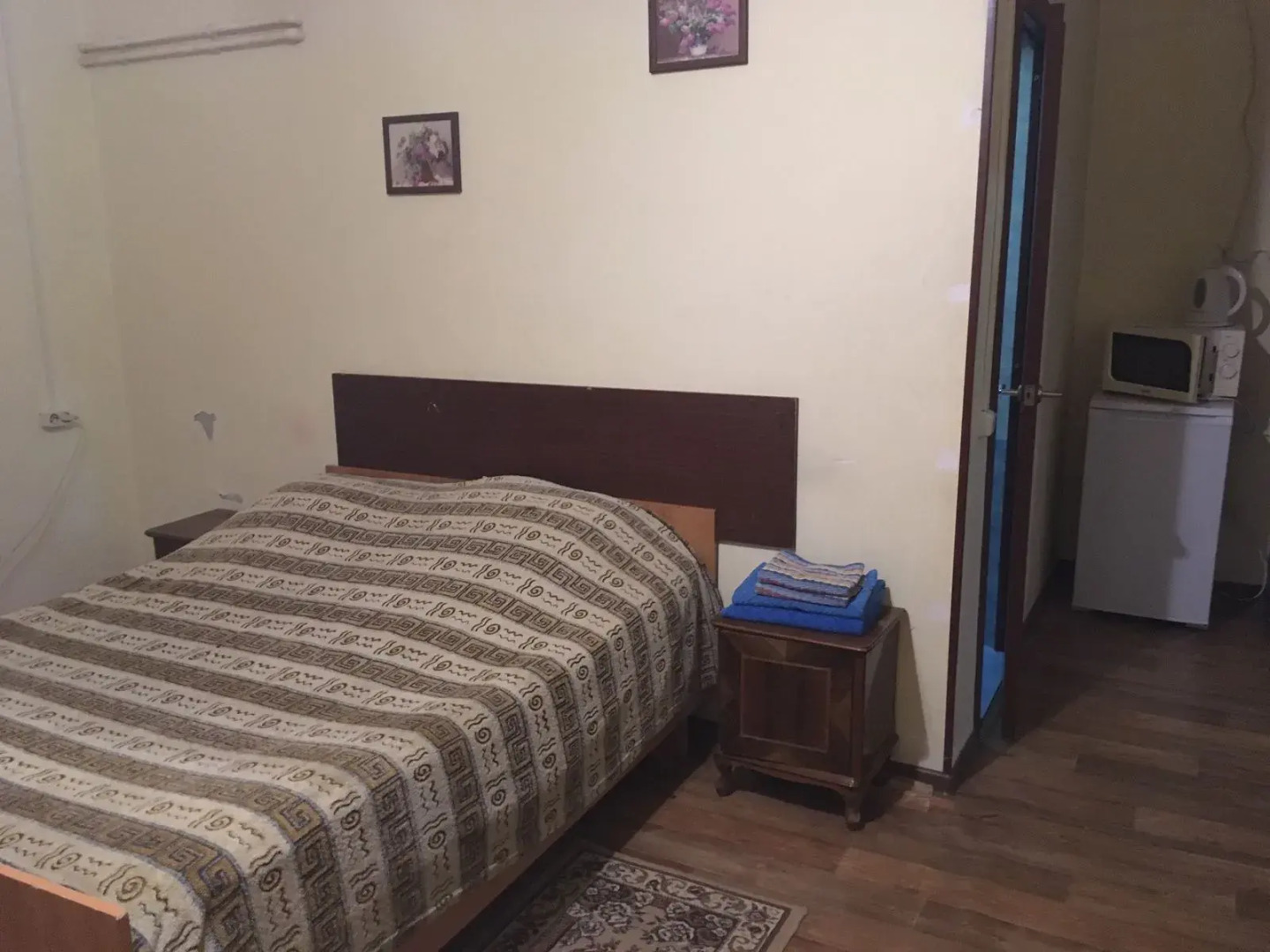 Гостиница Мир на Карбышева