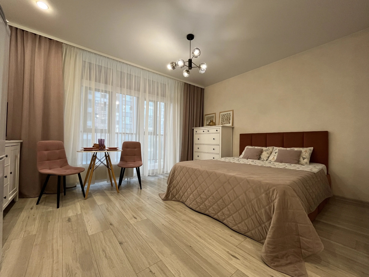 Квартира 1-комнатная студия в новом высотном доме. Кирова 11