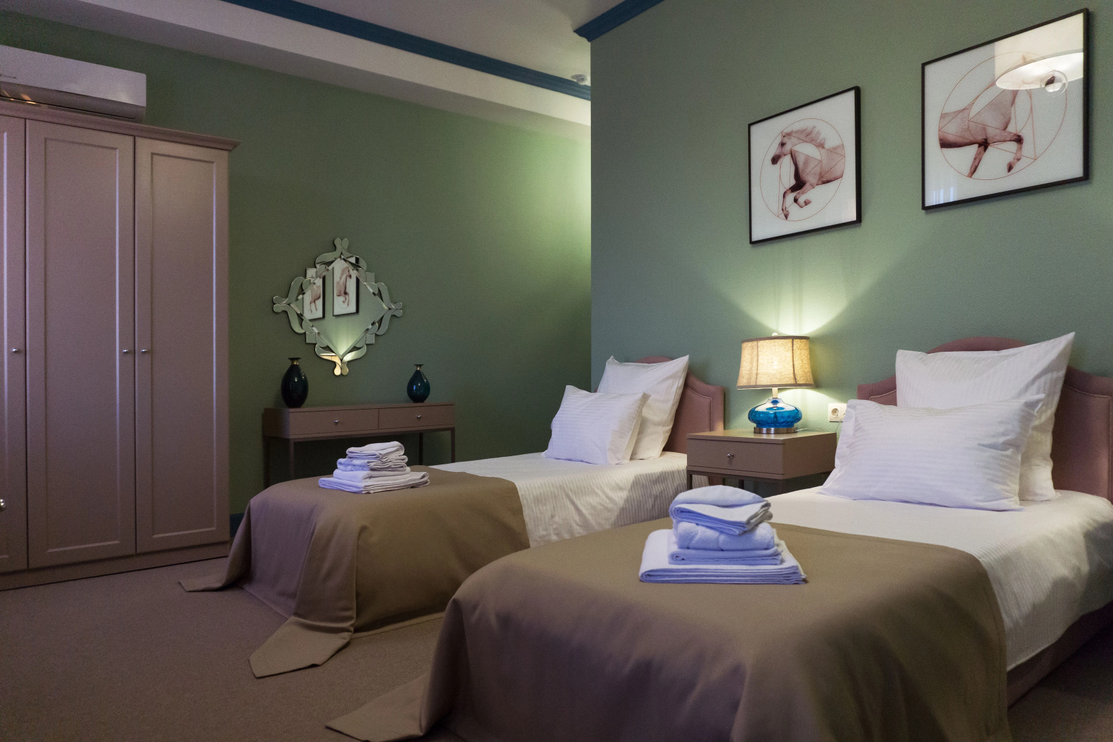 Отель Гермес