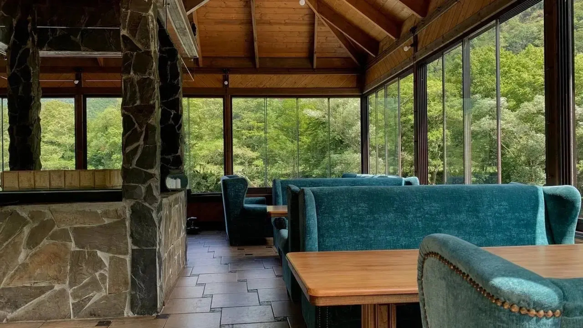 Отель Chalet Bridge Eko