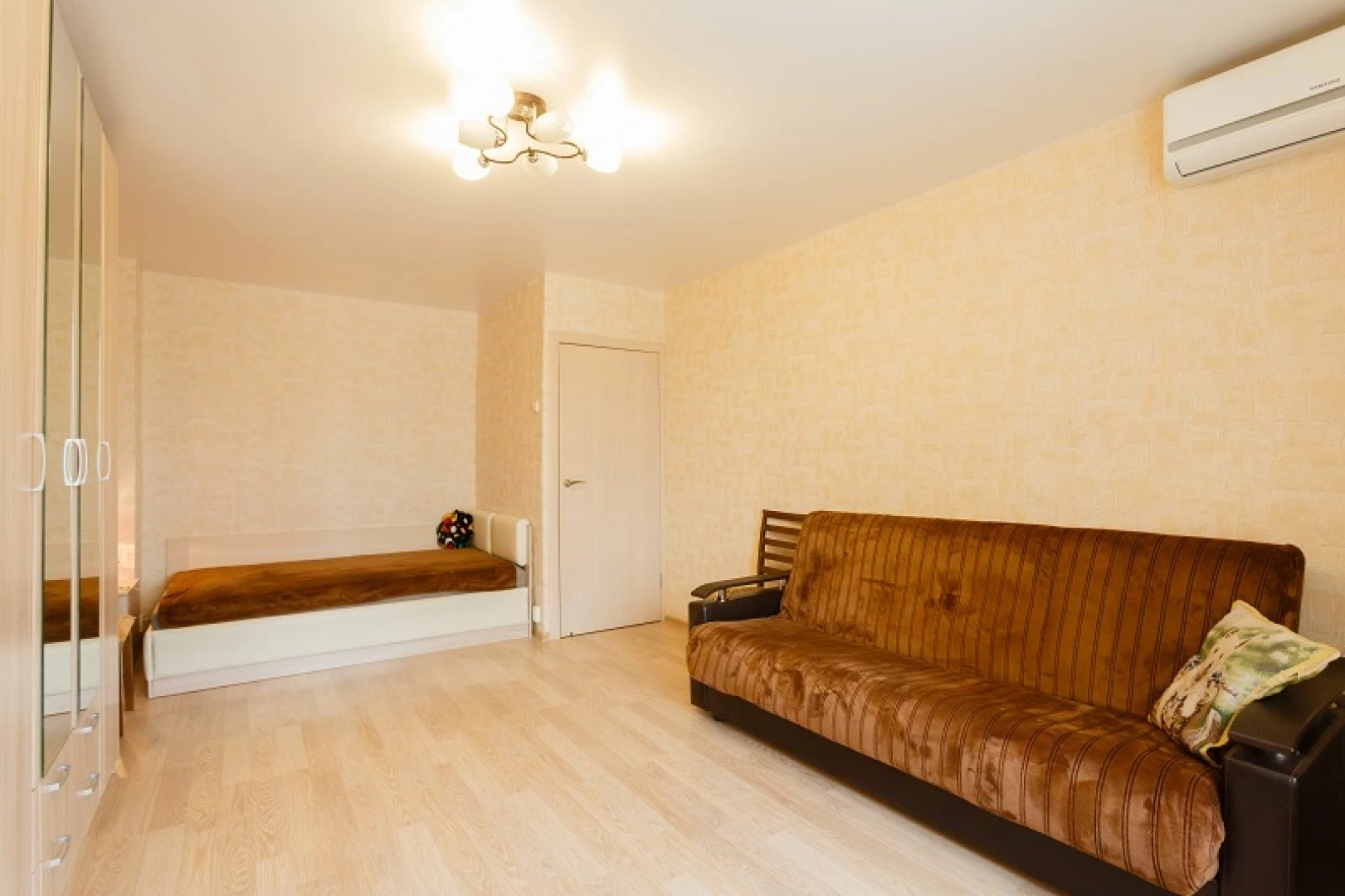 Апартаменты Брусника Выставочная