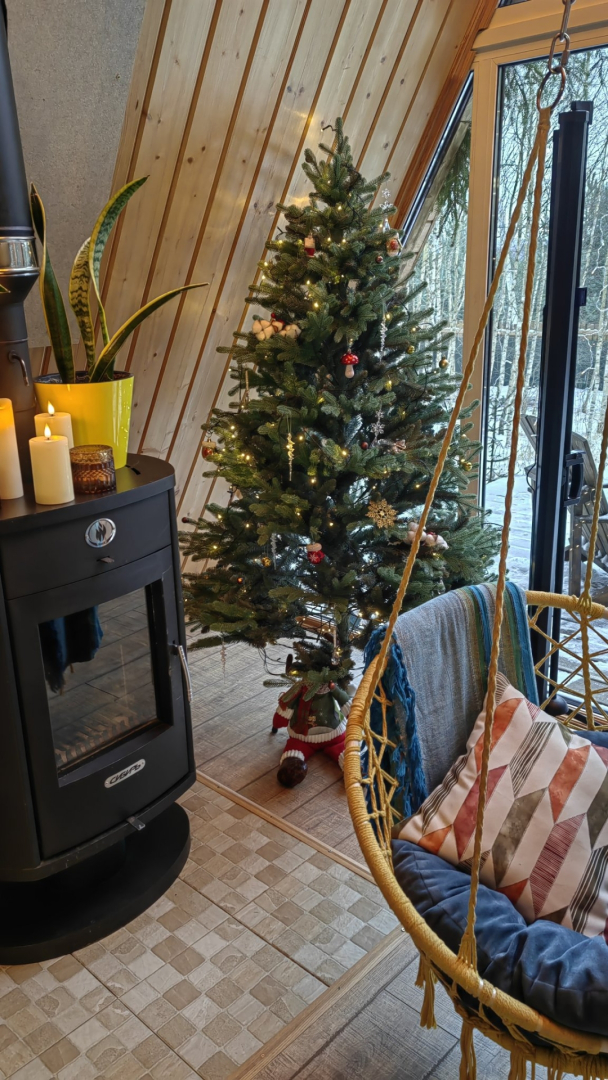 Частный Дом О, Дни в Лесу