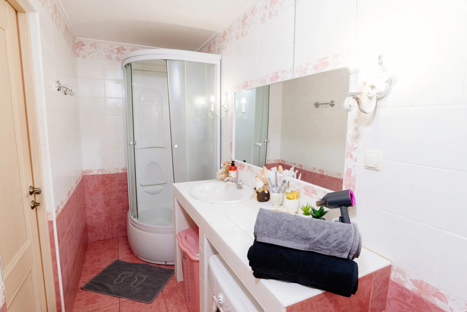 Частный дом Дом в Центре на Адмирала Крюйса до 15 чел в 100 м Аква парк и пляж