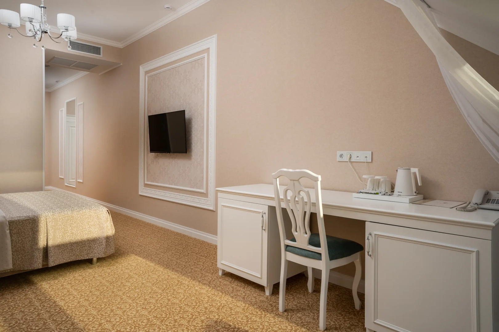 Династия (Геленджик)