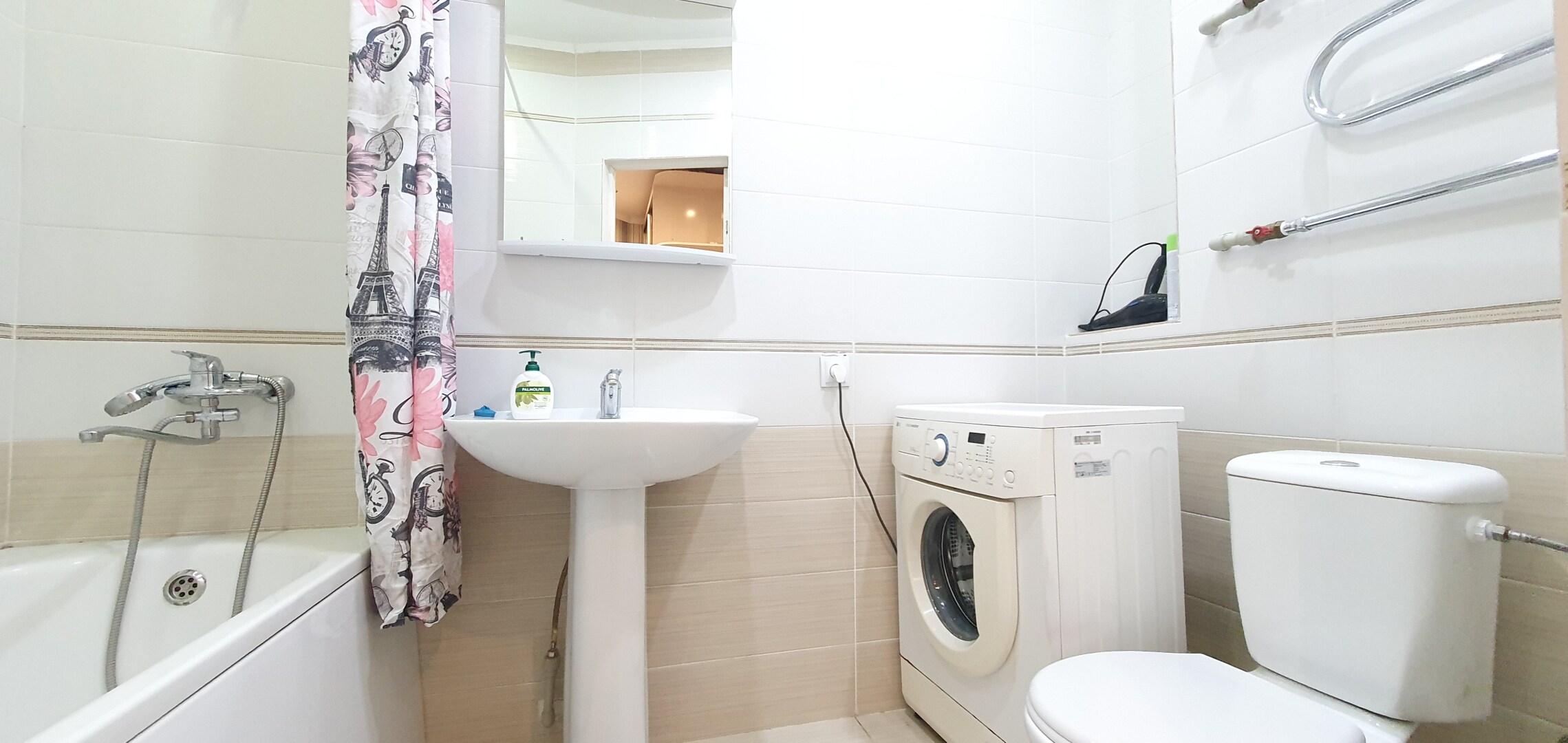 Апартаменты  с 2-мя кроватями и одноместный диван в центре Астаны