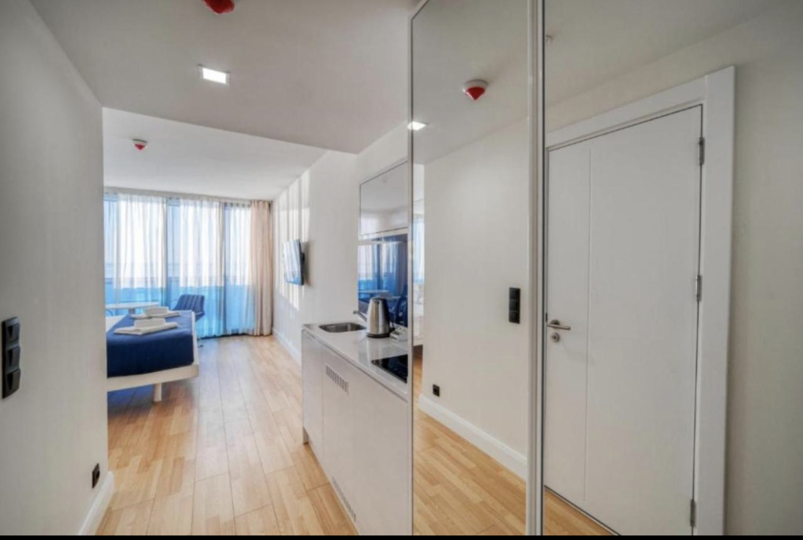 Апарт-отель V&V Orbi City