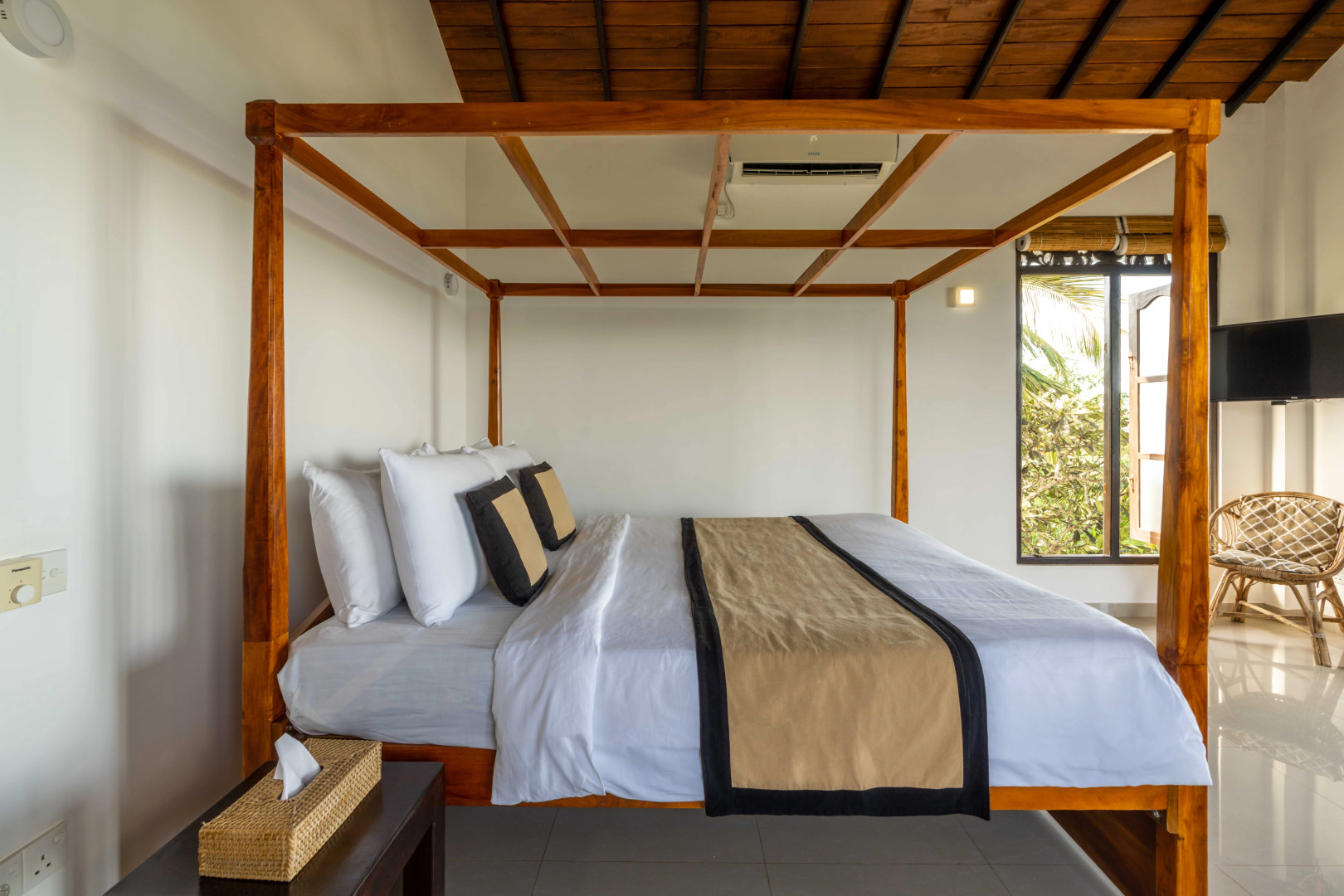 Курортный отель Ananthaya Beach