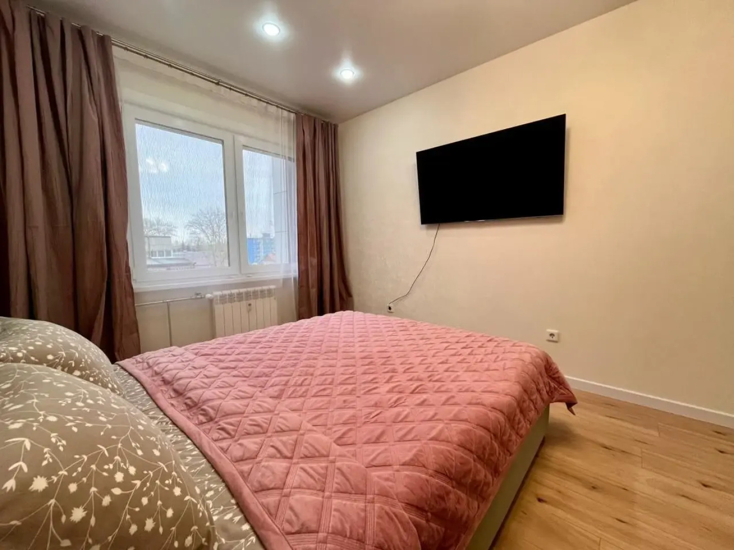 Квартира Просторная 2Комнатная Рядом с Аэропортом на Гусарской