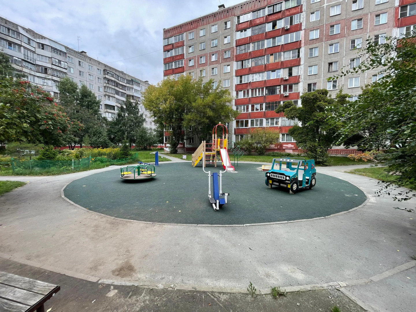 Квартира 4-х комнатная на 10-х у пляжа с озером