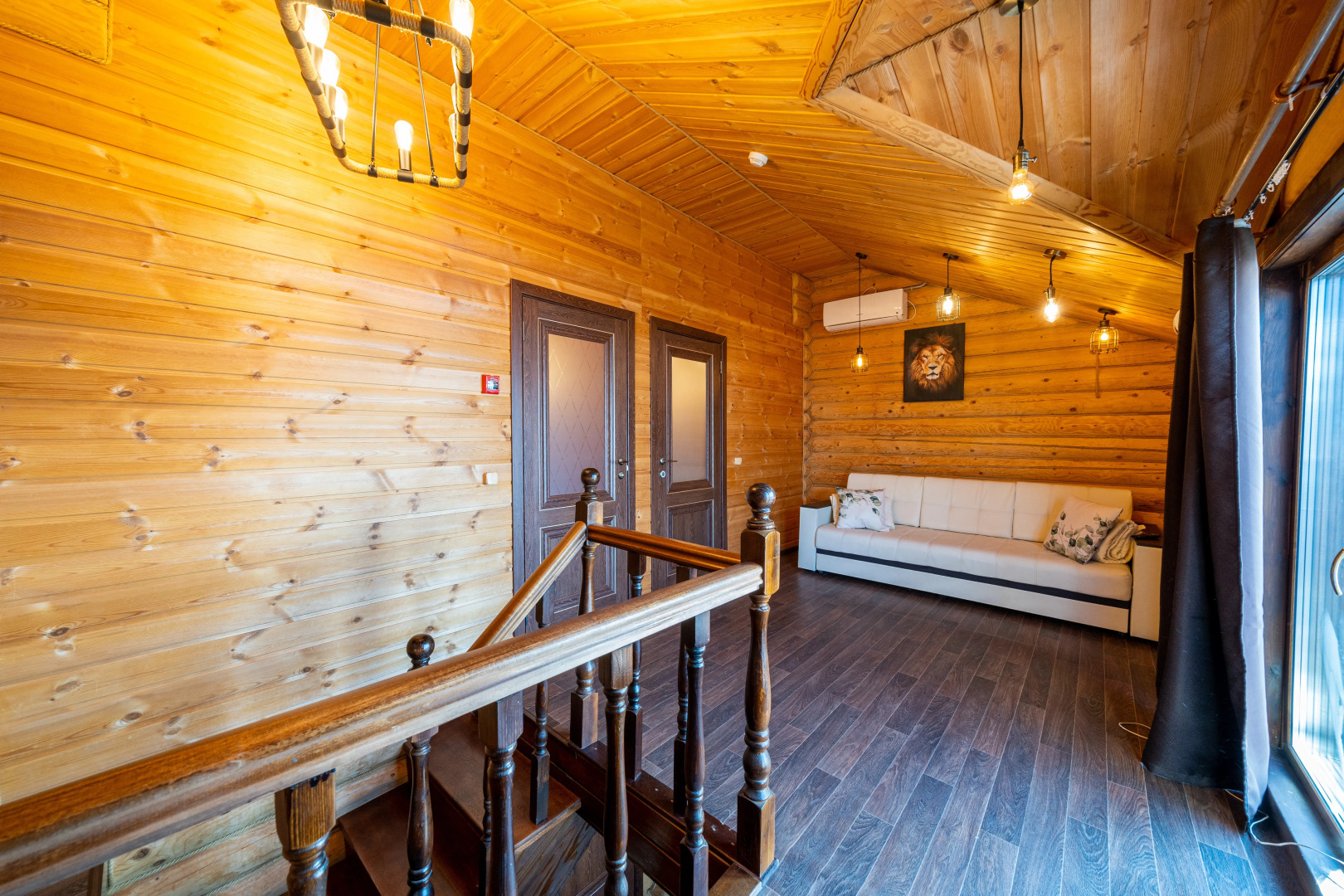 Частный дом с баней и открытым бассейном