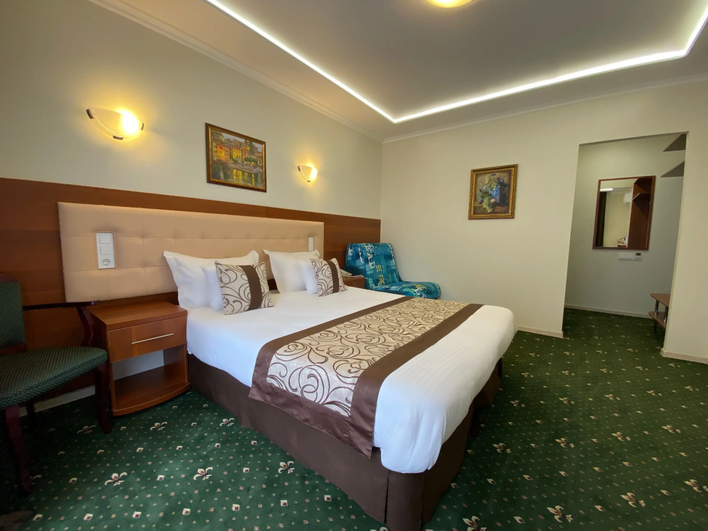 Отель НеЧаев