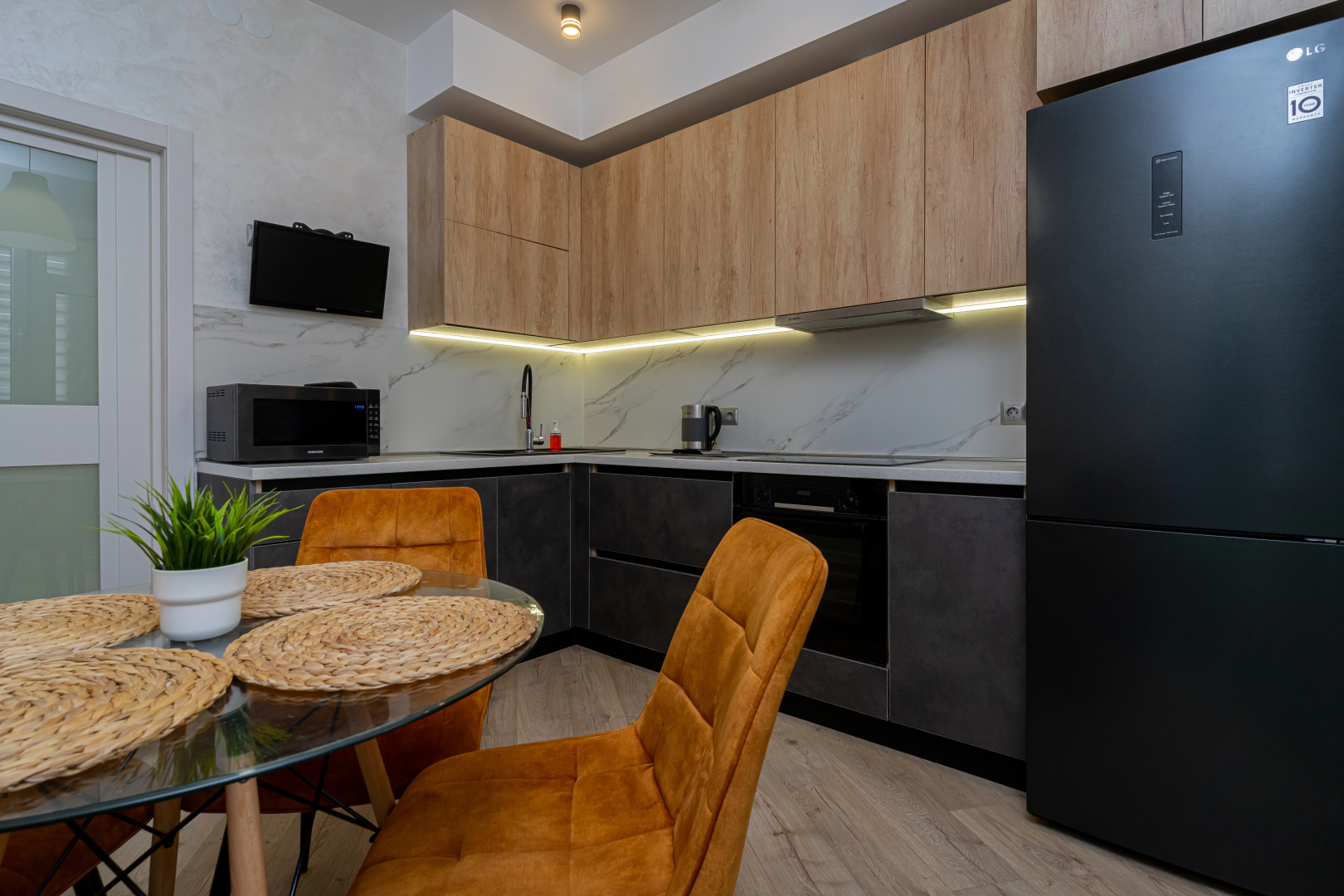 Квартира ЛЮКС Посуточно в ЖК Жигулина Роща