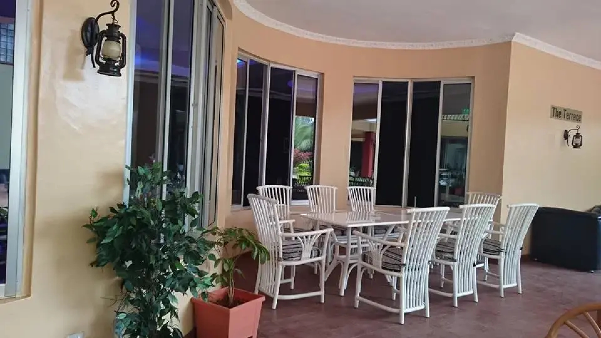 Отель Fahari Gardens