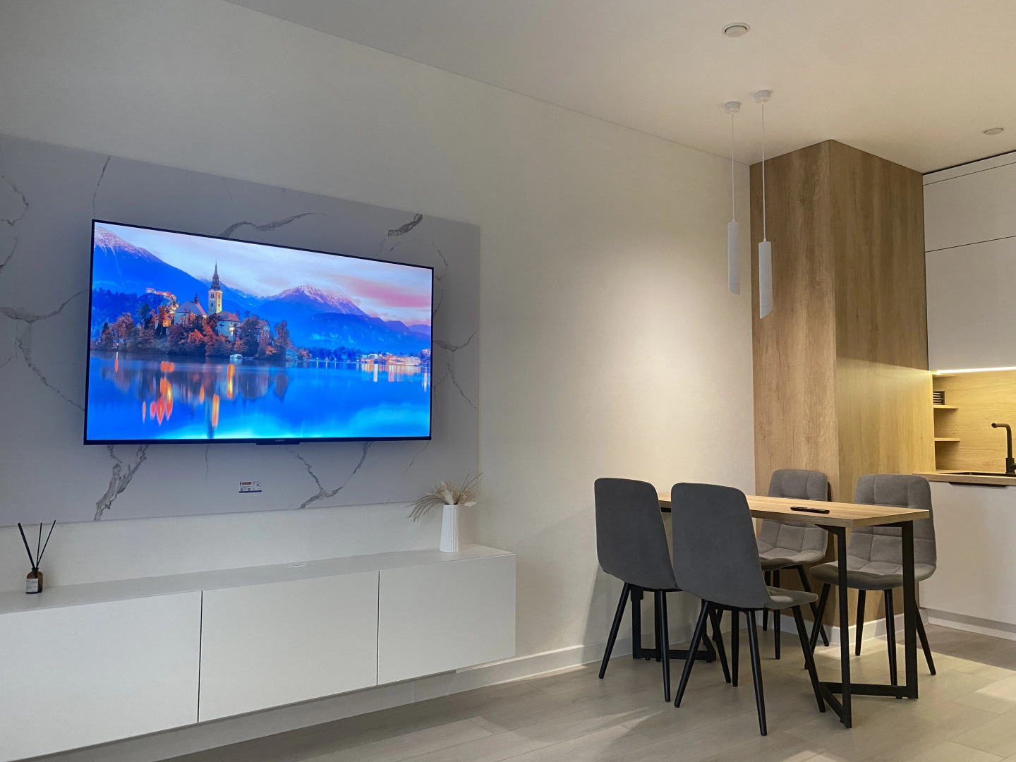 Квартира Две Подушки на Возрождения 35к1