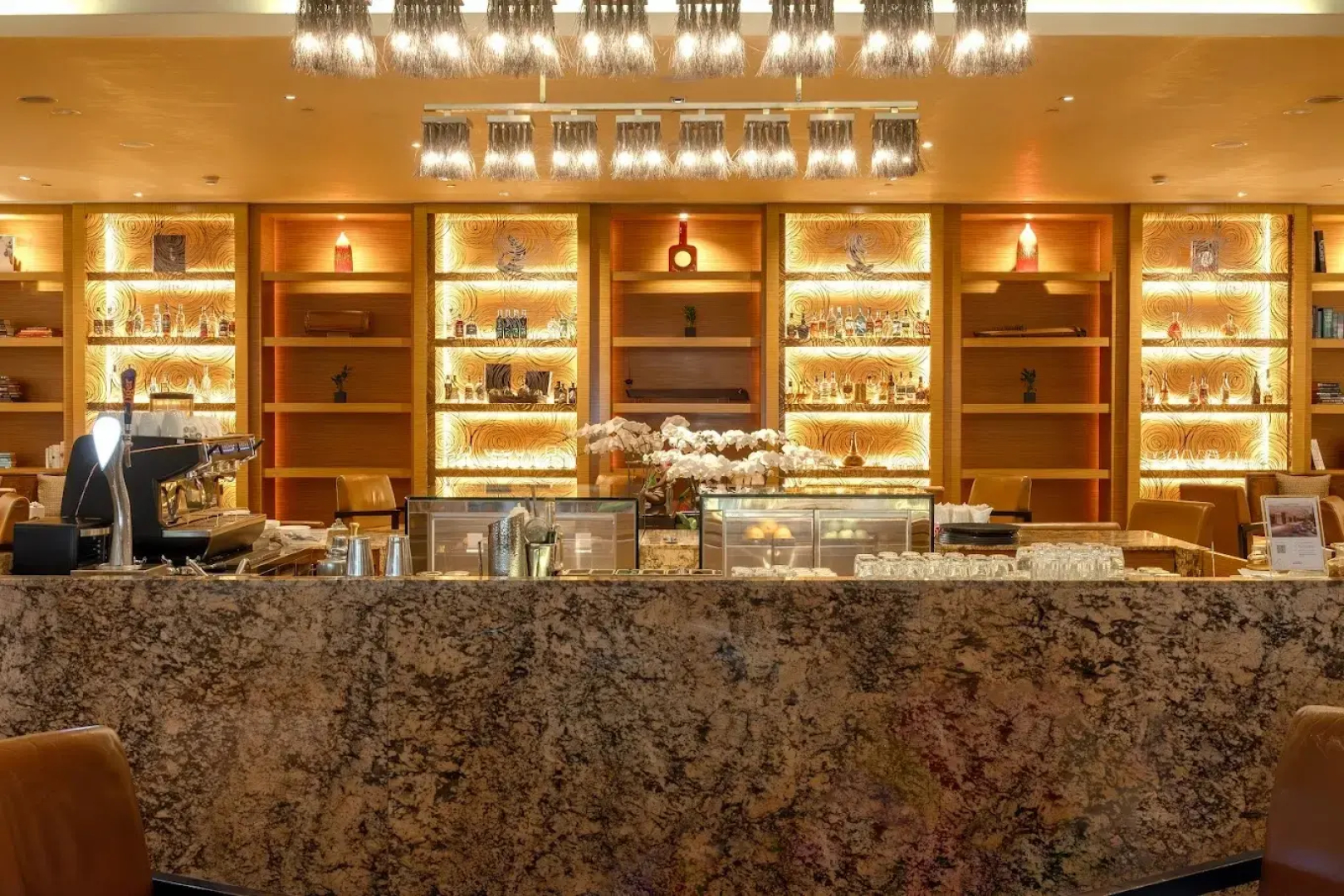Отель JW Marriott Hotel & Suites Saigon