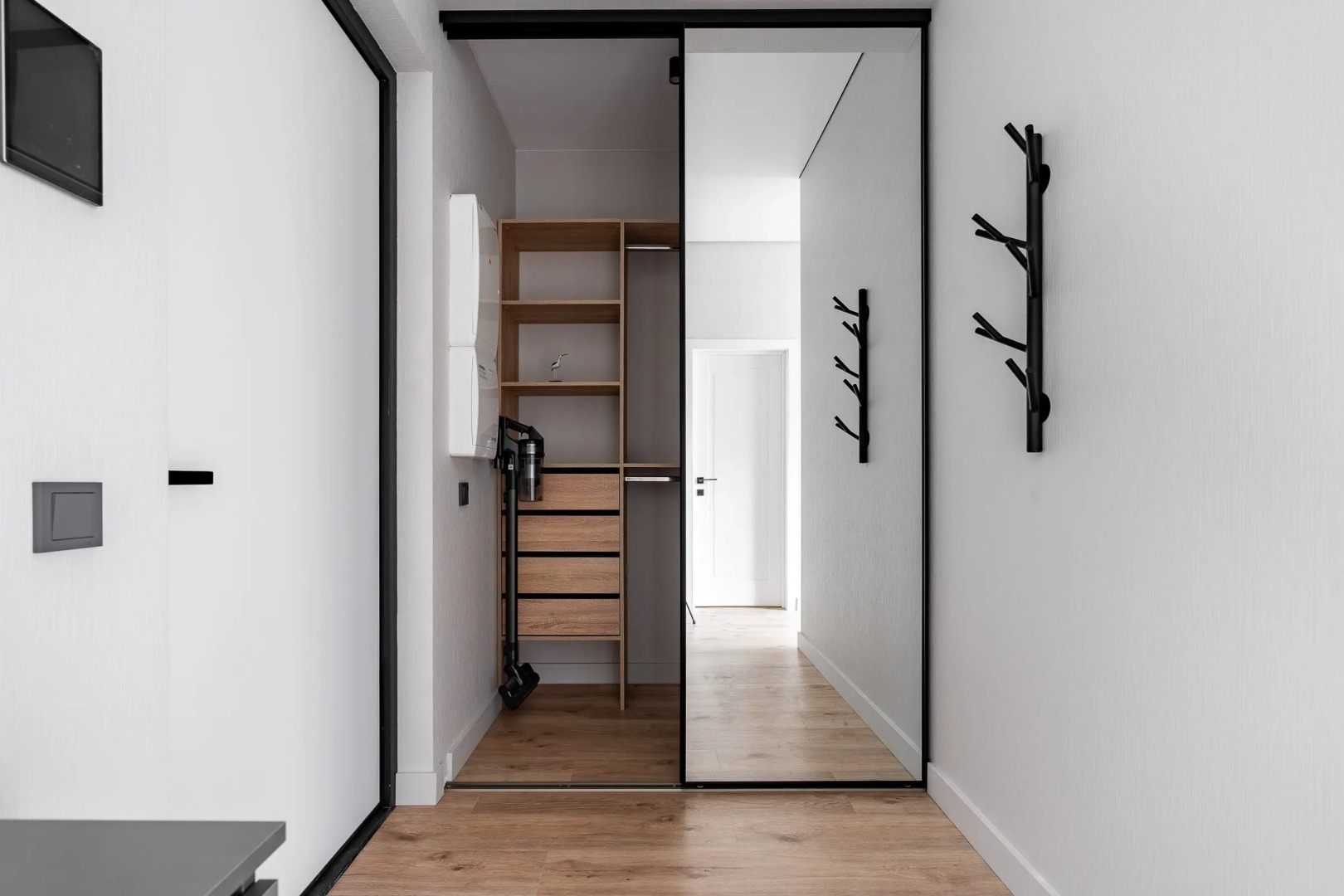 Квартира с Дизайнерским Интерьером с Террасой на Берегу Невы