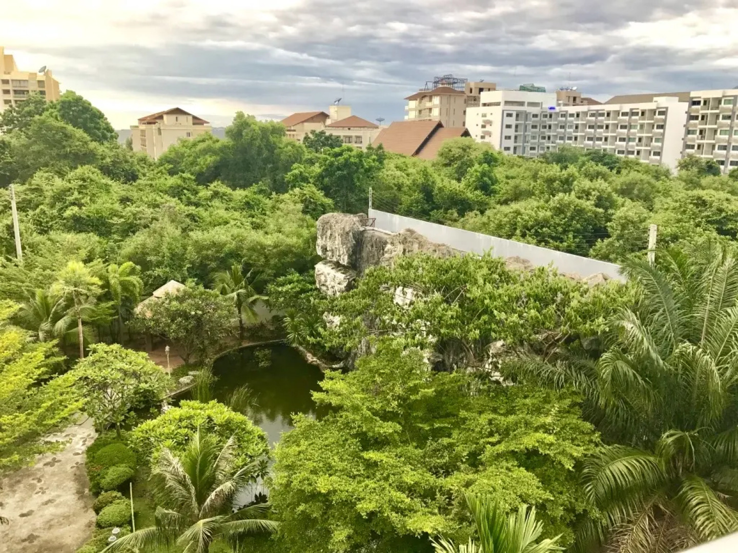 Апартаменты R-Con Wongamat