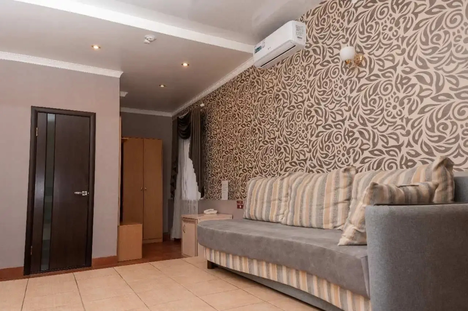 Отель Надежда