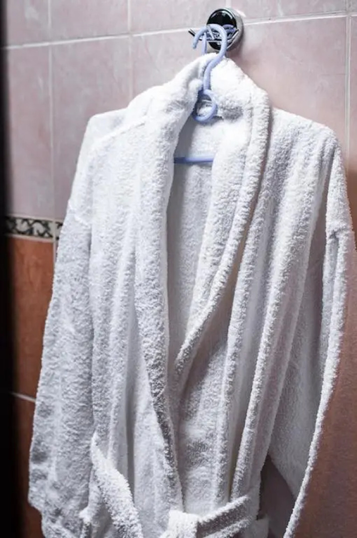 Апартаменты Тихая студия 33кв.м,джакузи,рядом станция подземного трамвая и ТЦ