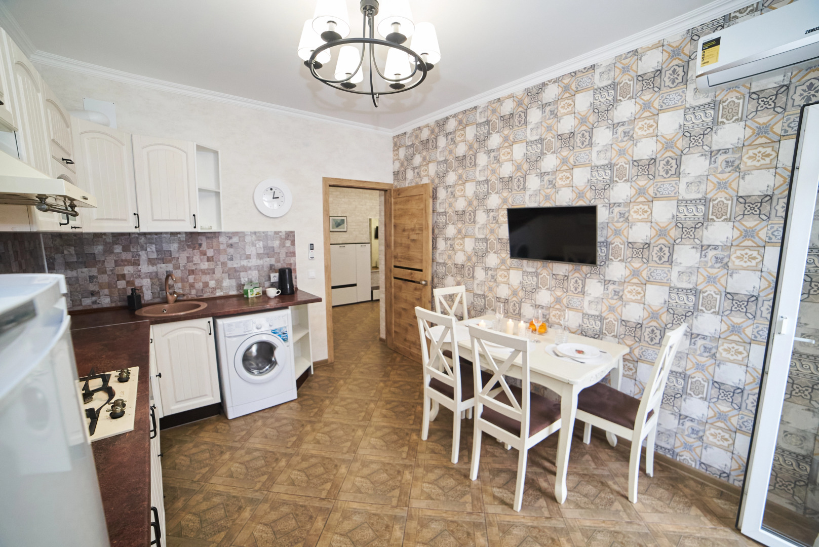 Апартаменты Семейные с Видом на Массив Горы Аибга