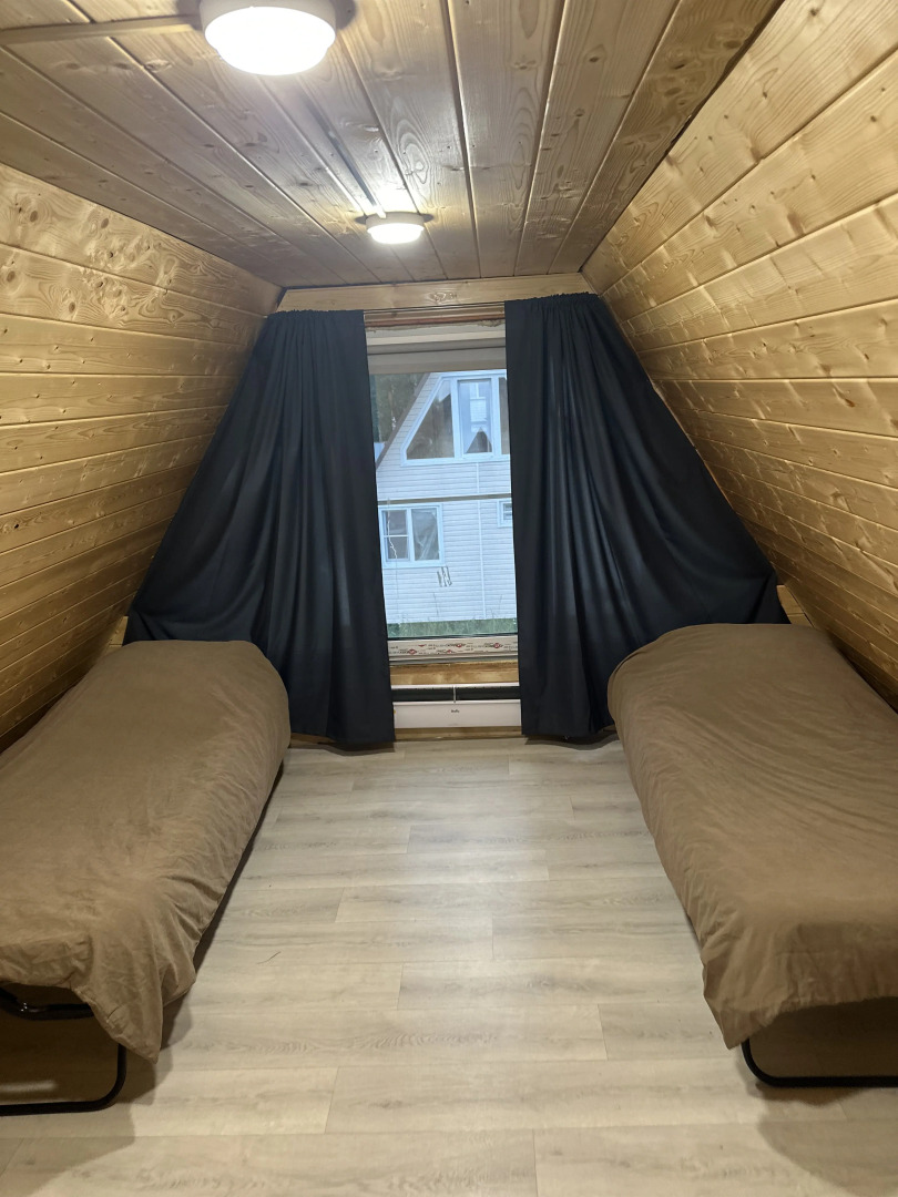 Частный дом А-фрейм в самом центре леса