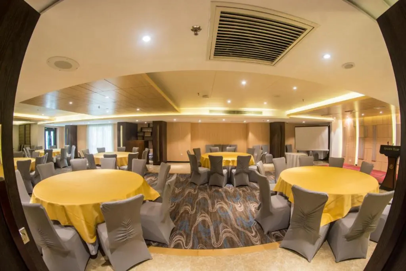 Отель Golden Tulip - The Grandmark Dhaka