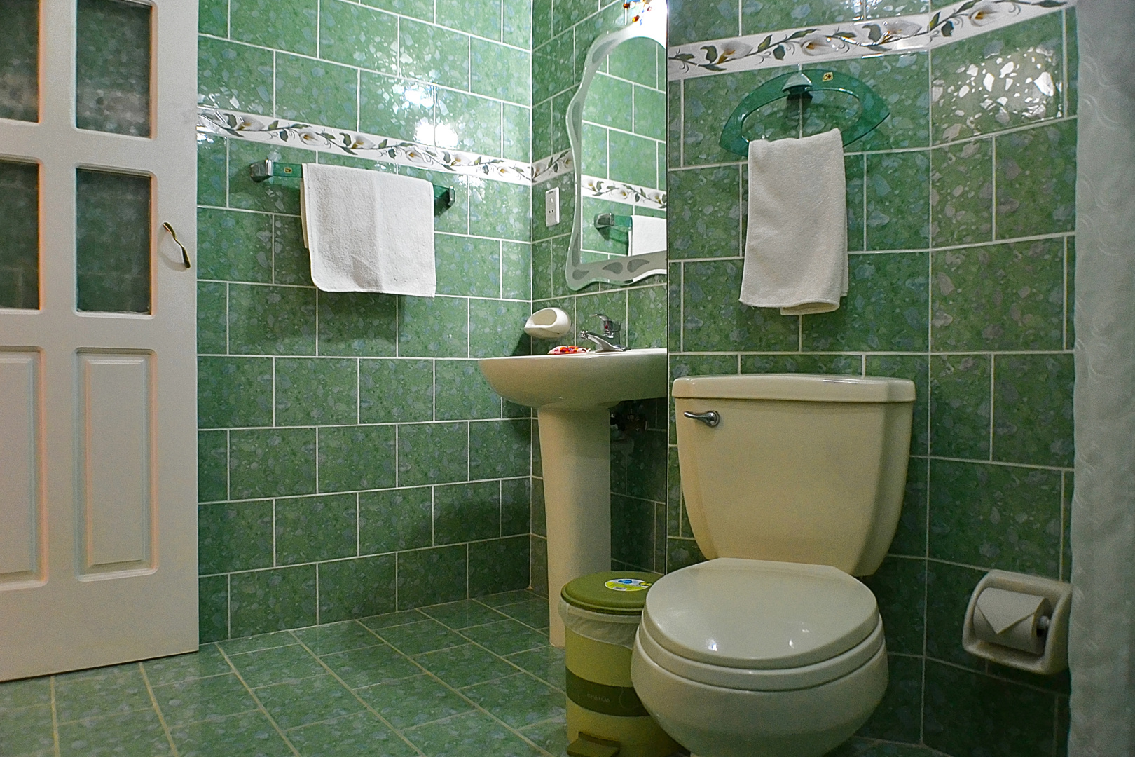 Мини-Отель Hostal Yakelyn