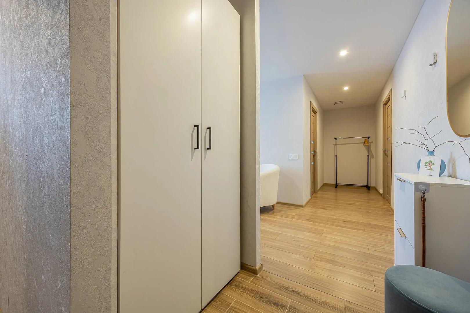 Апартаменты улучшенные, в центре города, с тремя спальнями