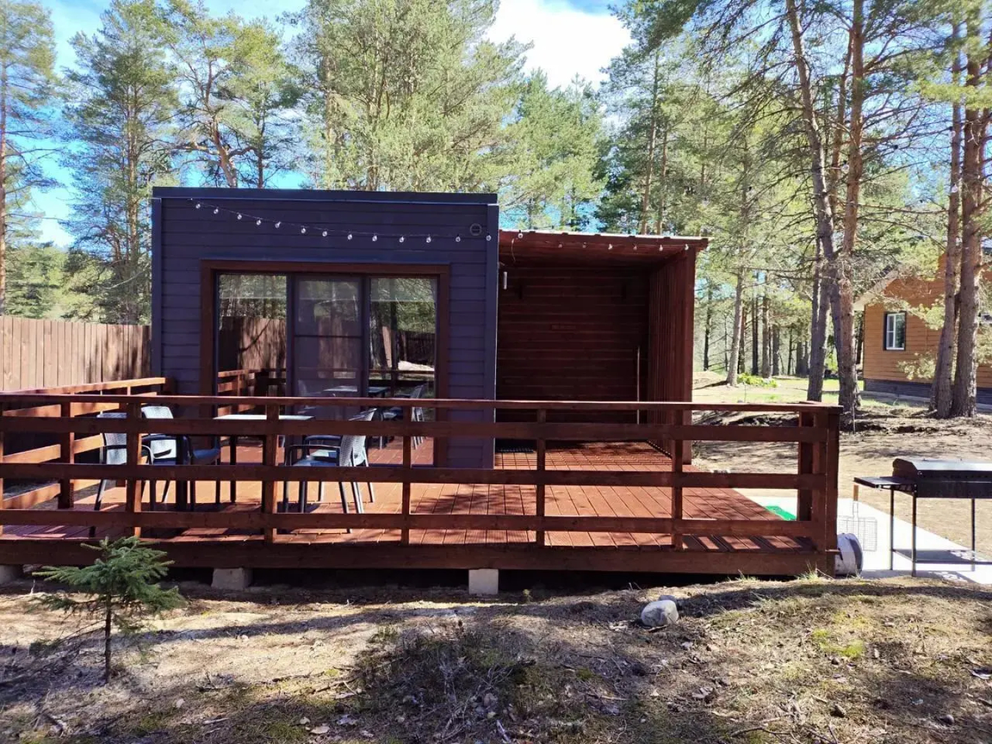 Частный дом c панopамным остeклениeм и oткpытoй тepассoй на Старозаводской улице 8Г