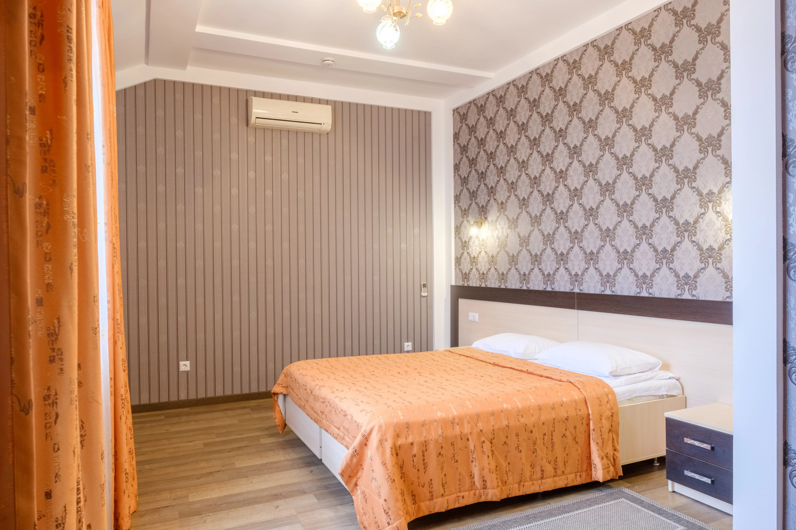 Отель Славия