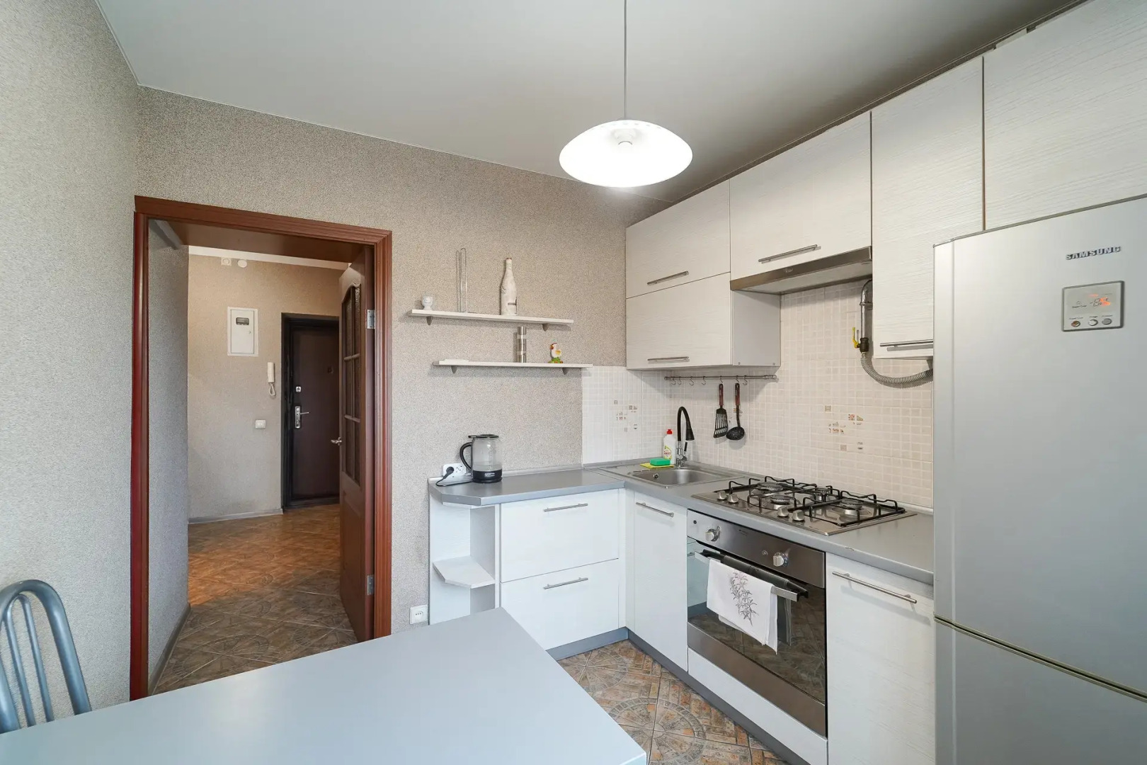 Трехкомнатная Квартира на проспекте Независимости 52