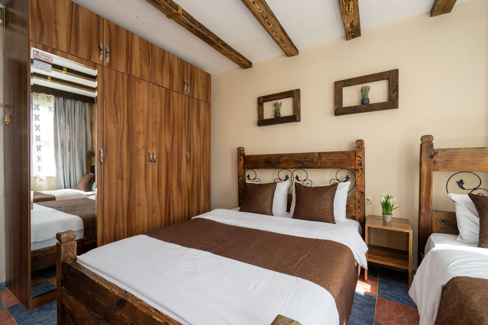 Pi Home & Apartments