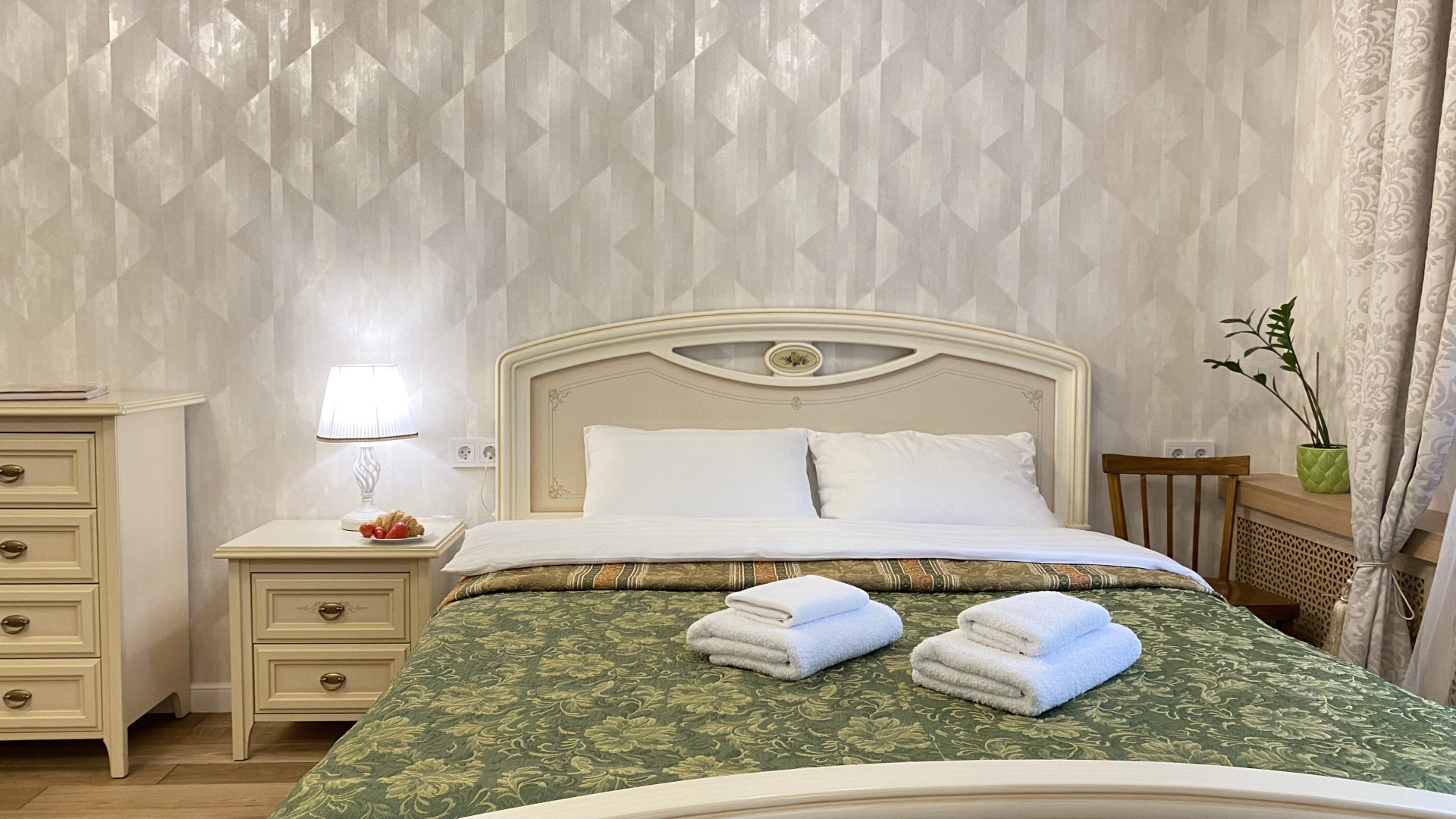 Трехкомантная квартира у летнего сада в Мозаичном дворе