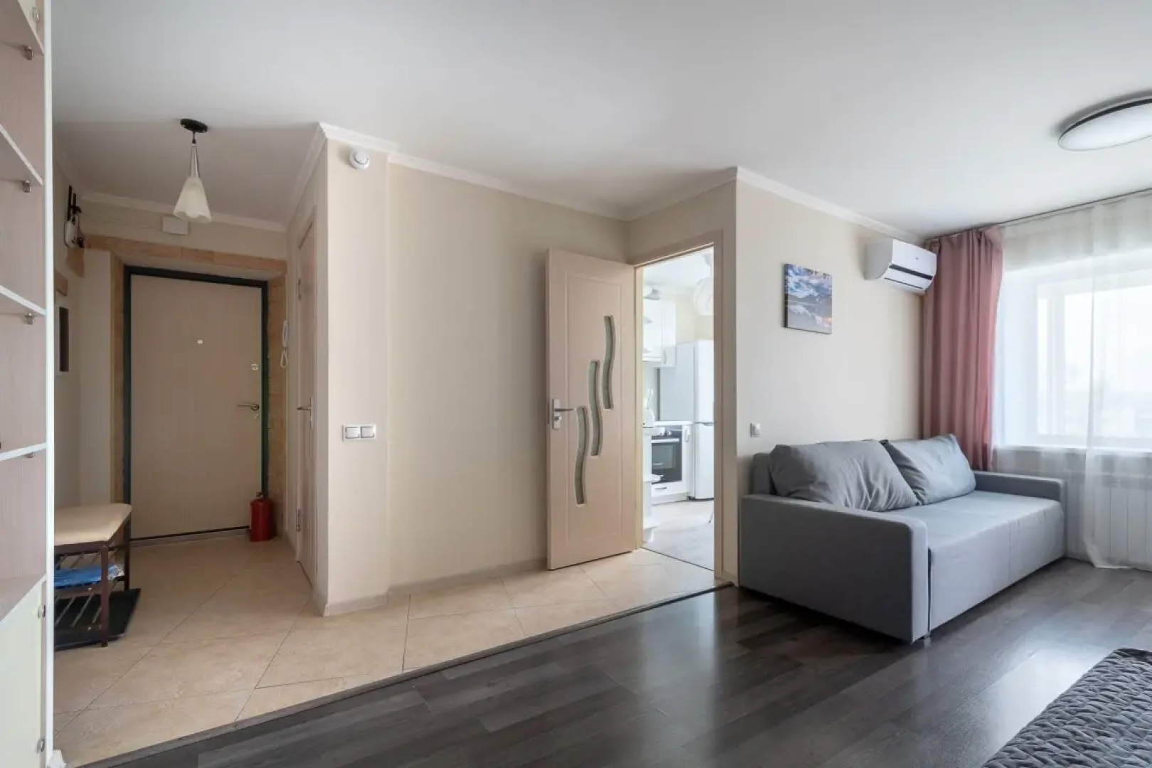 Апартаменты Двухкомнатные с двуспальной кроватью и двумя диванами