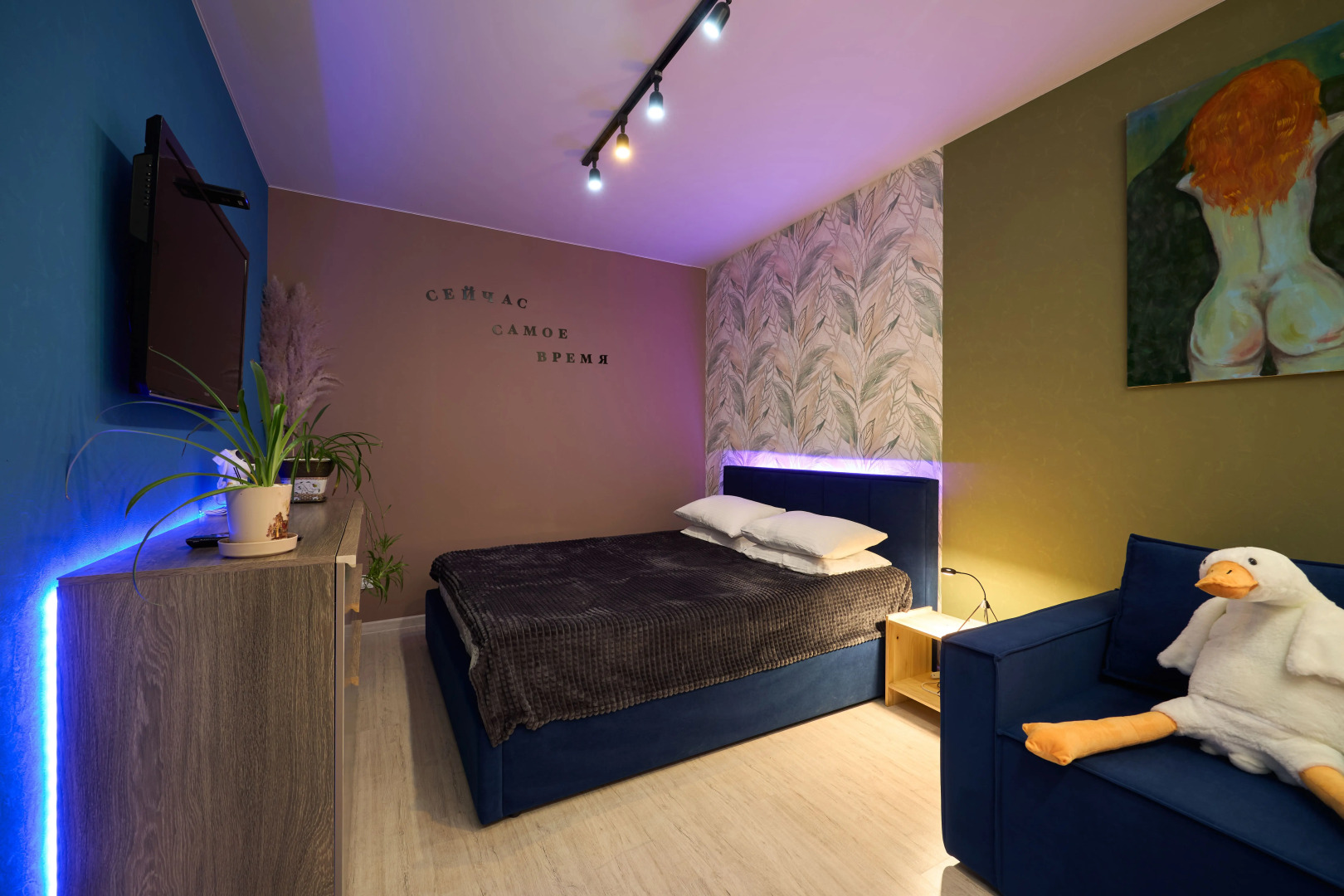 Квартира Зеленая Горка, Подсветка, Веер Молл, Космонавтов