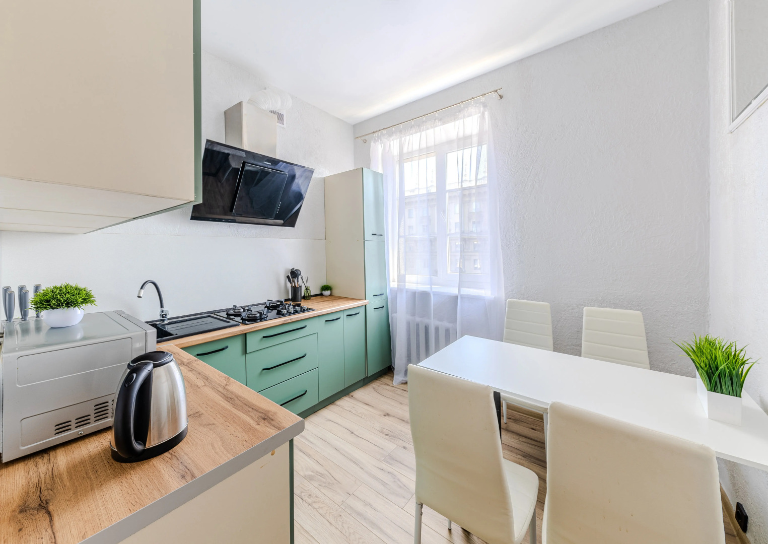 Квартира Трехкомнатная на Проспекте Независимости 23