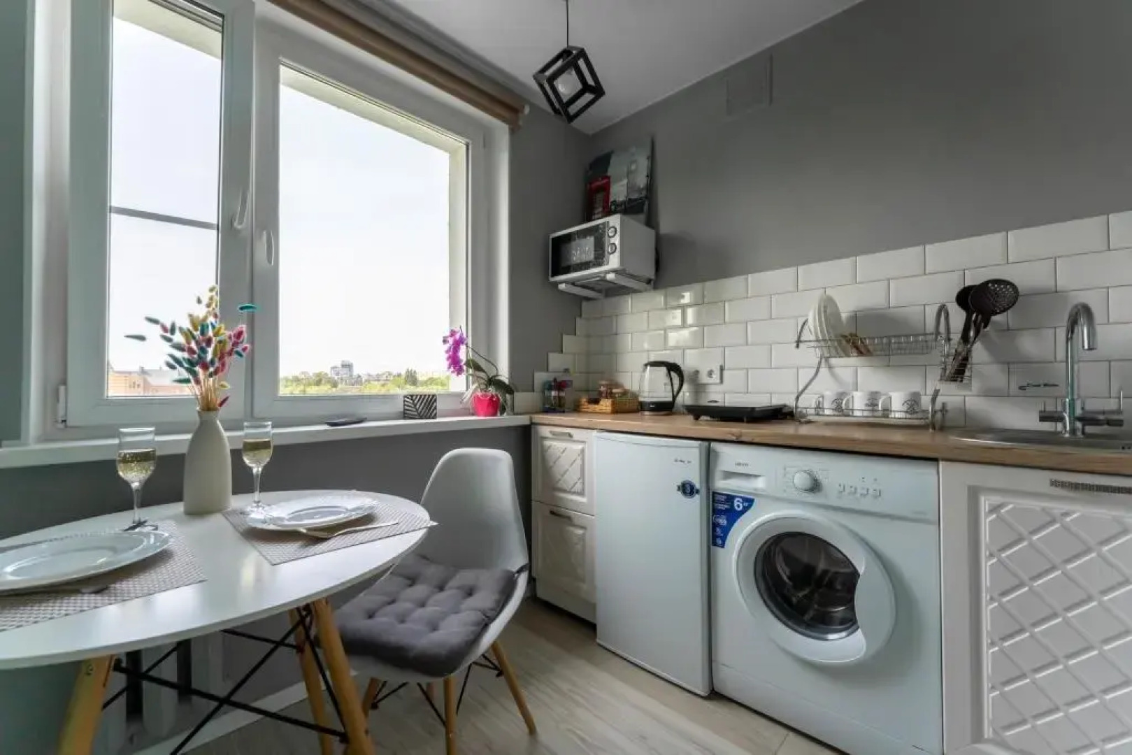 Квартира Кант за Окном