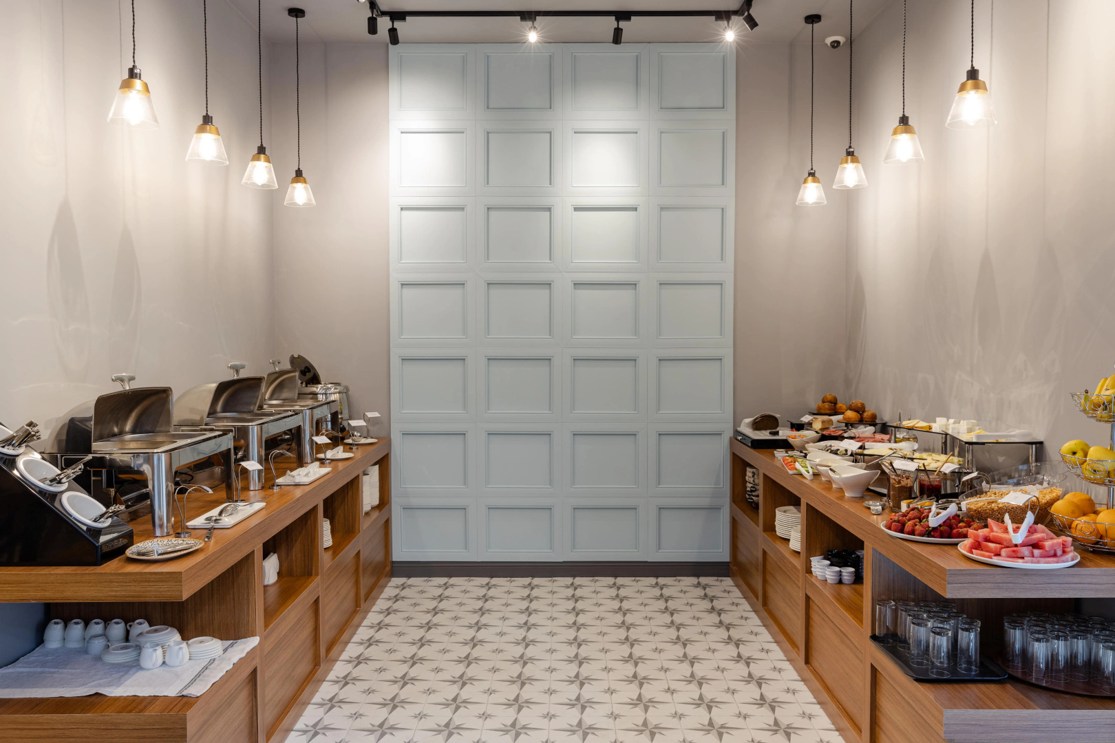 Отель Monarch Batumi