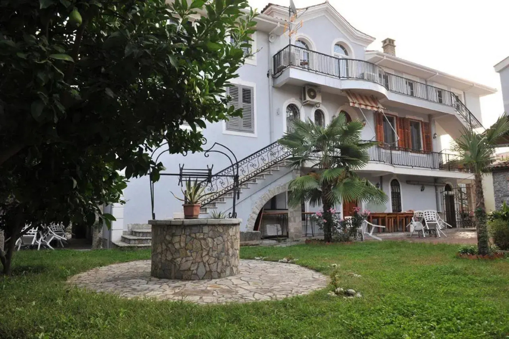 Отель Rose Garden